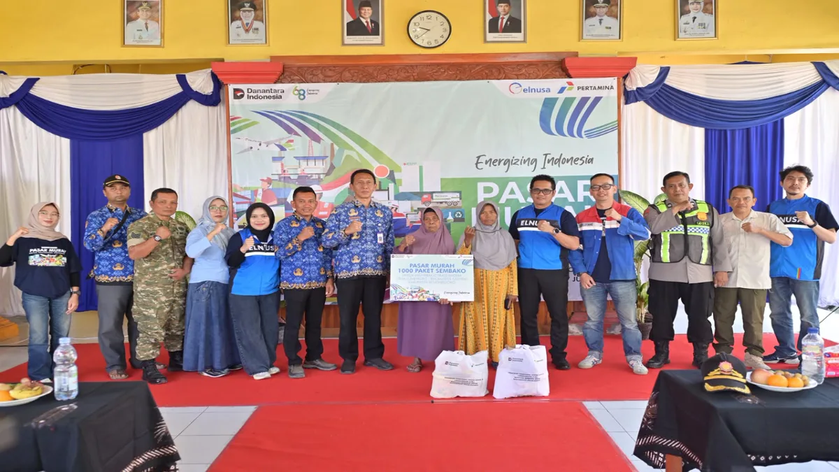 PT Elnusa Tbk menggelar Pasar Murah 1.000 paket sembako bagi warga prasejahtera di Balai Desa Sumengko, Kecamatan Kalitidu, Kabupaten Bojonegoro.