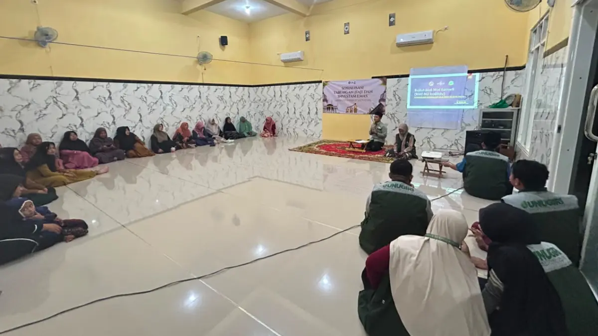 Mahasiswa KKN UNUGIRI bersama BMT NU Kalitidu menggelar sosialisasi tabungan haji, umrah, dan investasi emas syariah di Mushola Desa Panjunan, Kecamatan Kalitidu, Bojonegoro.