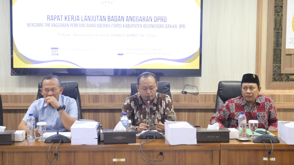 Rapat Banggar DPRD Bojonegoro bersama TAPD membahas Perubahan KUA-PPAS APBD Perubahan 2026 di Ruang Banggar DPRD Bojonegoro.