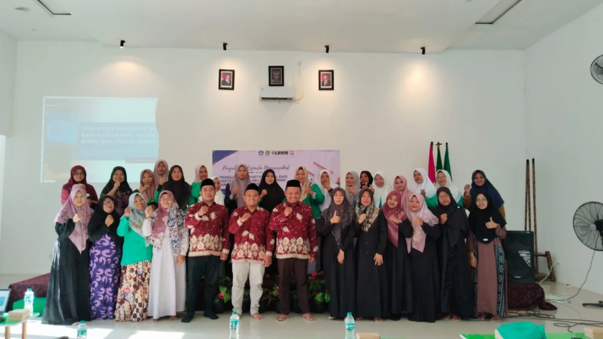 Tim PkM Fakultas Syariah dan Adab Unugiri bersama mustahik penerima zakat produktif BAZNAS Bojonegoro di Kasiman