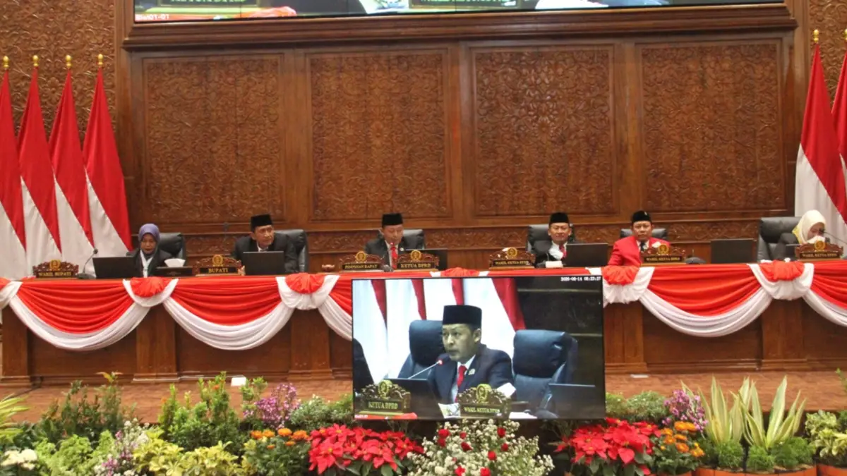 Pimpinan DPRD bersama Bupati dan Wabup Bojonegoro