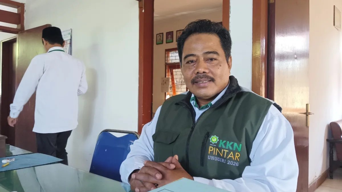 Sekretaris PCNU Bojonegoro Moh. Zainudin memberikan keterangan tentang Muktamar NU ke-35