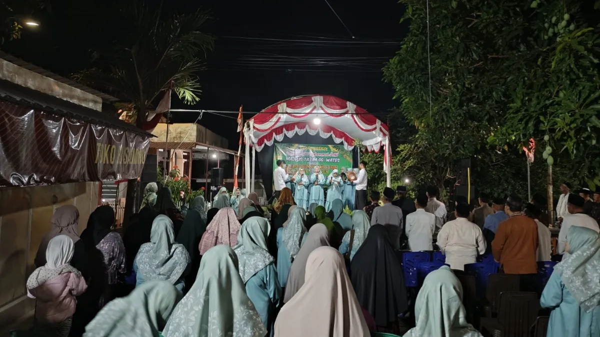 Maulid Nabi Gang Wates Bojonegoro diwarnai santunan yatim