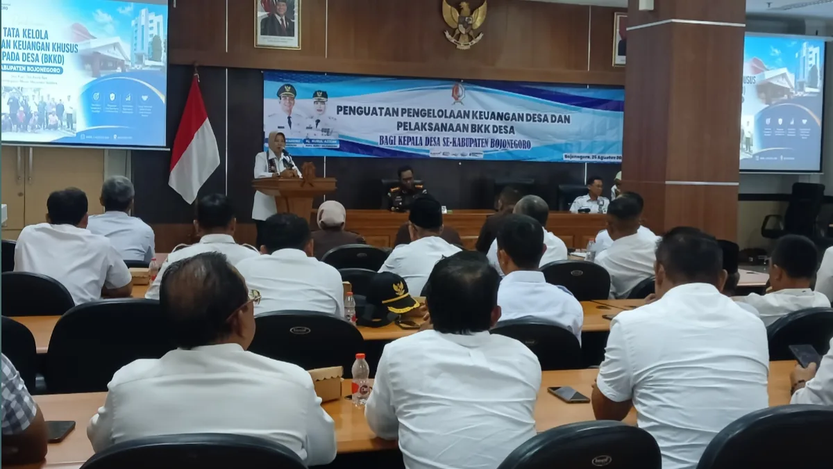 Wakil Bupati Bojonegoro Hj Nurul Azizah menyampaikan sambutan penguatan keuangan desa dan BKK 2026