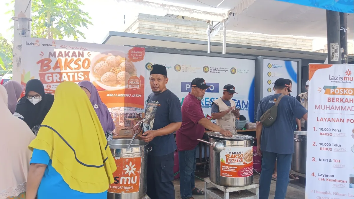 Muhammadiyah bagikan bakso gratis di Muktamar NU ke-35