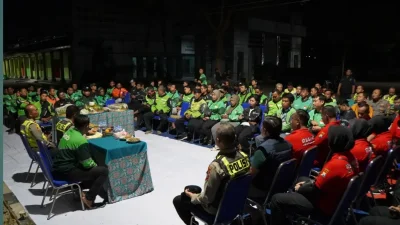Cangkrukan Bareng Ojol, Polres Bojonegoro Perkuat Sinergi Jaga Keamanan dan Kondusivitas