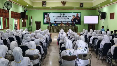 Ratusan siswa MAN 2 Bojonegoro mengikuti pelatihan jurnalistik