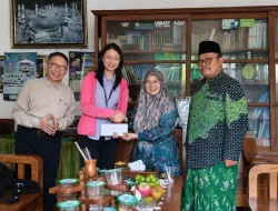 Prof Jimmy Young dari Me Care Hongkong University Ajak Ponpes Al-Munawwar Kunci Kolaborasi Internasional