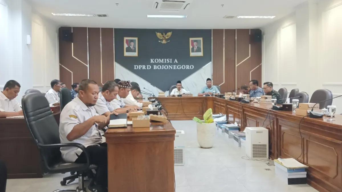 Rapat Komisi A DPRD Bojonegoro bahas pengajuan tanah eks SDN Setren III