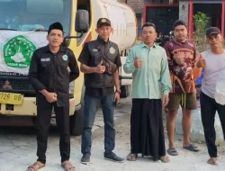 Peduli Kekeringan, PAC Pagar Nusa Kapas Salurkan Bantuan Air Bersih untuk Warga Kumpulrejo