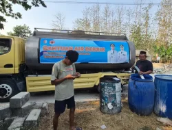 Kekeringan Kemarau, BPBD Bojonegoro Salurkan 335 Tangki Air untuk 40 Desa