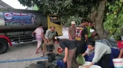 Peduli Warga Terdampak Kemarau, YoBoseyo Kirim 8.000 Liter Air