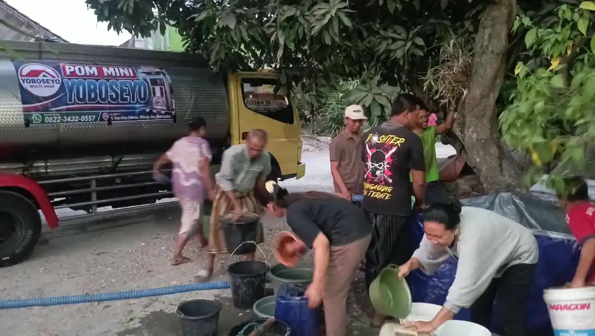 Bantuan air bersih untuk warga Kedungadem
