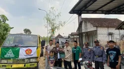 Terdampak Kekeringan, GP Ansor Sumberrejo Distribusikan Air Bersih untuk Kemah Merdeka & Warga Kayulemah