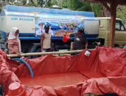 Dinsos Bojonegoro Galang Donasi Karyawan, Salurkan Bantuan Air Bersih ke Desa Terdampak Kekeringan
