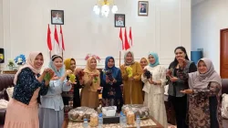 Silaturahmi Ultah Hj. Cantika Wahono, drg. Melly Utarini Sampaikan Komitmen Kemandirian Ekonomi Perempuan Bojonegoro