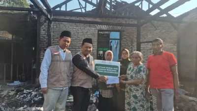 Lazisnu salurkan santunan kepada korban kebakaran di Dander