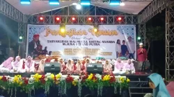 Muhadhoroh MI Hidayatut Tholibin di acara khitanan Juna