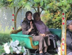 Semarak Wisuda Unigoro ke-41, Kirab Kereta Kuda Bersama Wabup dan Cantika Wahono Jadi Sorotan