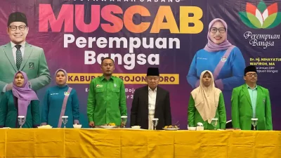 Diana Hargianti dan jajaran pengurus dalam Muscab Perempuan Bangsa Bojonegoro
