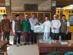 Aksi Kemanusiaan di Balik Musibah: PCNU dan LAZISNU Tuban Ulurkan Tangan bagi Korban Kebakaran Kedungharjo