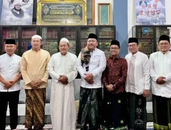 Pererat Silaturahim Ulama dan Umara, Ketua DPD Golkar Jatim dan Rombongan Kunjungi Ponpes Langitan