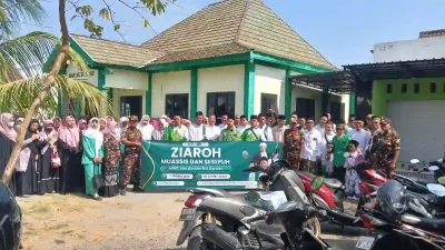 Ziarah muassis NU dan sesepuh oleh MWCNU Dander bersama Banom NU dalam rangka Hari Santri Nasional 2026.