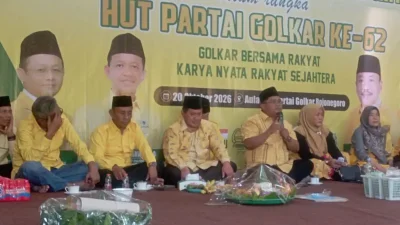 Pengurus DPD Partai Golkar Bojonegoro dalam peringatan HUT ke-62 di Aula DPD Golkar.