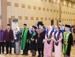 STIKES Rajekwesi Bojonegoro Wisuda 192 Lulusan di Hotel Dewarna
