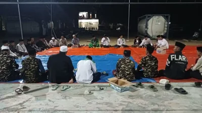 Istighosah MWCNU Dander dalam rangkaian Hari Santri Nasional 2026 di Desa Sumberarum, Bojonegoro.