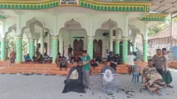 NU Care-LAZISNU Balen Gelar Potong Rambut, Bekam, dan Cek Kesehatan Gratis