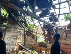 Angin Kencang Terjang Tiga Desa di Dander Bojonegoro, 18 Rumah Warga Terdampak